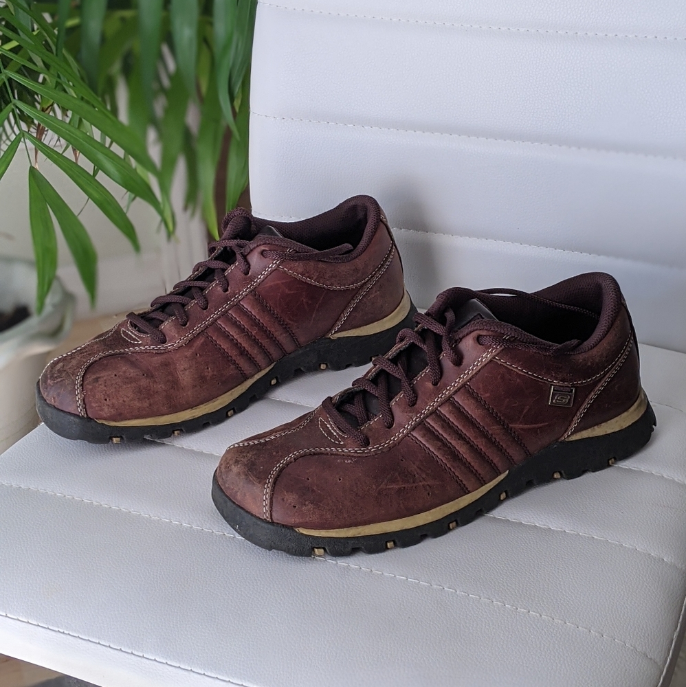 SKECHERS